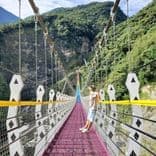 雙龍瀑布七彩吊橋
